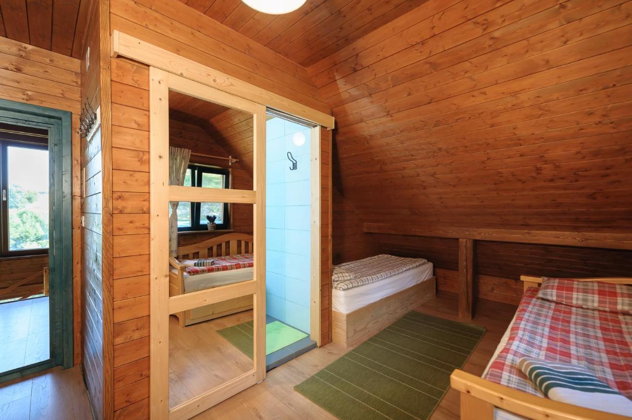 Rose Hip Hill Farm Bed and Breakfast Valea Tirnei Buitenkant foto