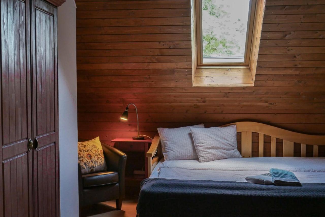 Rose Hip Hill Farm Bed and Breakfast Valea Tirnei Buitenkant foto